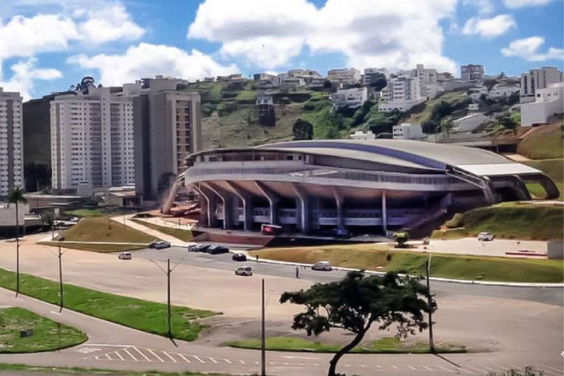 Equipes femininas do JF Vôlei disputam amistosos no Ginásio Municipal