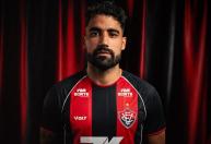 Vitória anuncia contratação de zagueiro argentino ex-Fortaleza; saiba detalhes