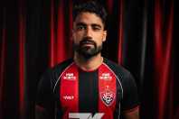 Vitória anuncia contratação de zagueiro argentino ex-Fortaleza; saiba detalhes