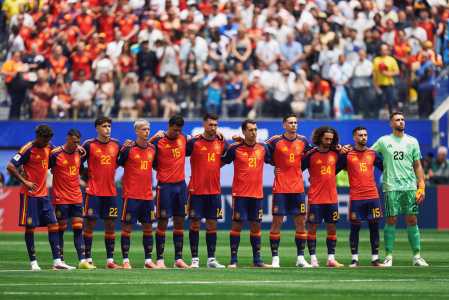 Jogadores da Espanha antes de jogo contra a Bélgica pela Copa do Mundo
