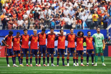 Jogadores da Espanha antes de jogo contra a Bélgica pela Copa do Mundo