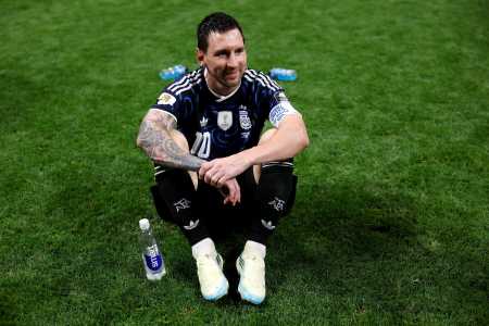Harry Kane se rende a Messi após derrota da Inglaterra para Argentina: 'Não é à toa'