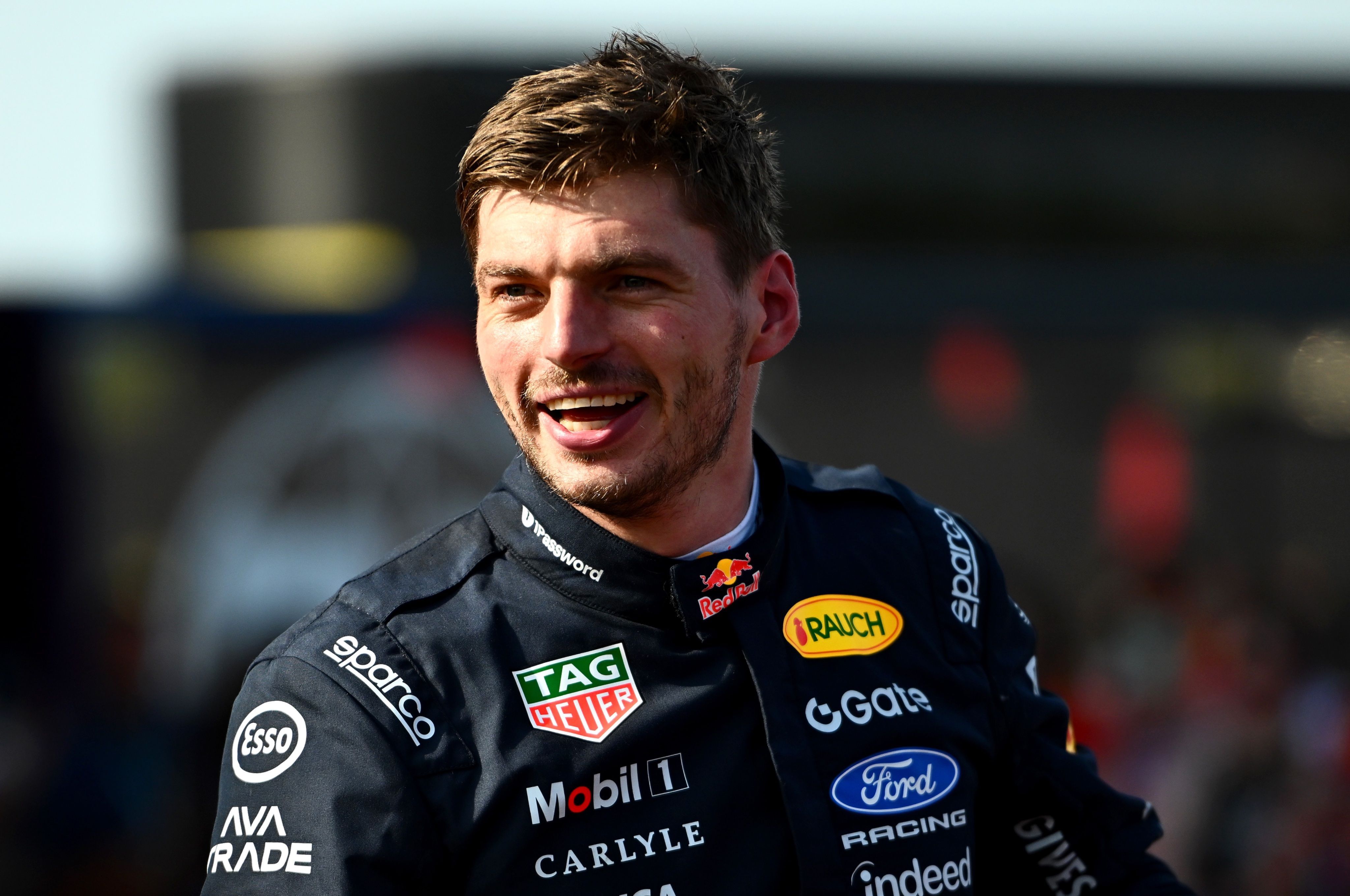 Red Bull oferece contrato a Verstappen e busca eliminar cláusula de saída, diz jornal