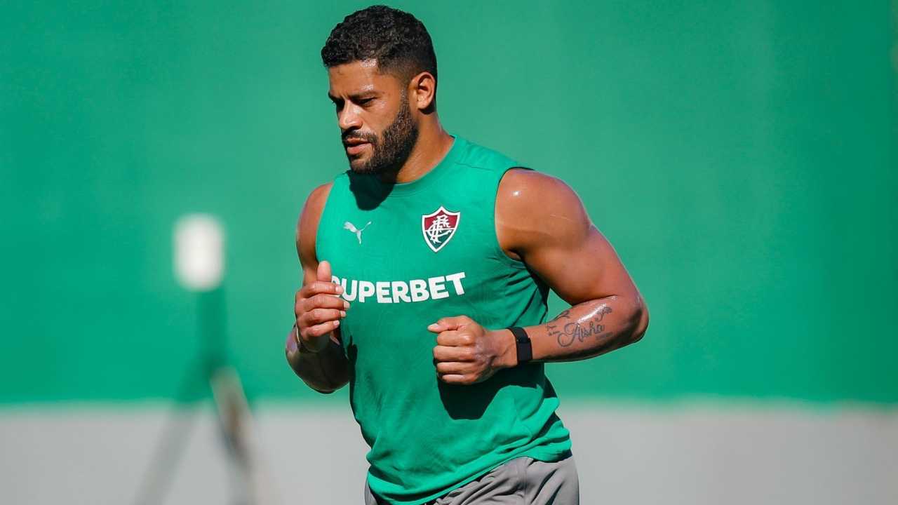 Fluminense divulga venda de ingressos para amistosos com presença de Hulk