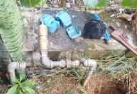 Copasa retira ligações clandestinas e reforça fiscalização em bairro de Timóteo