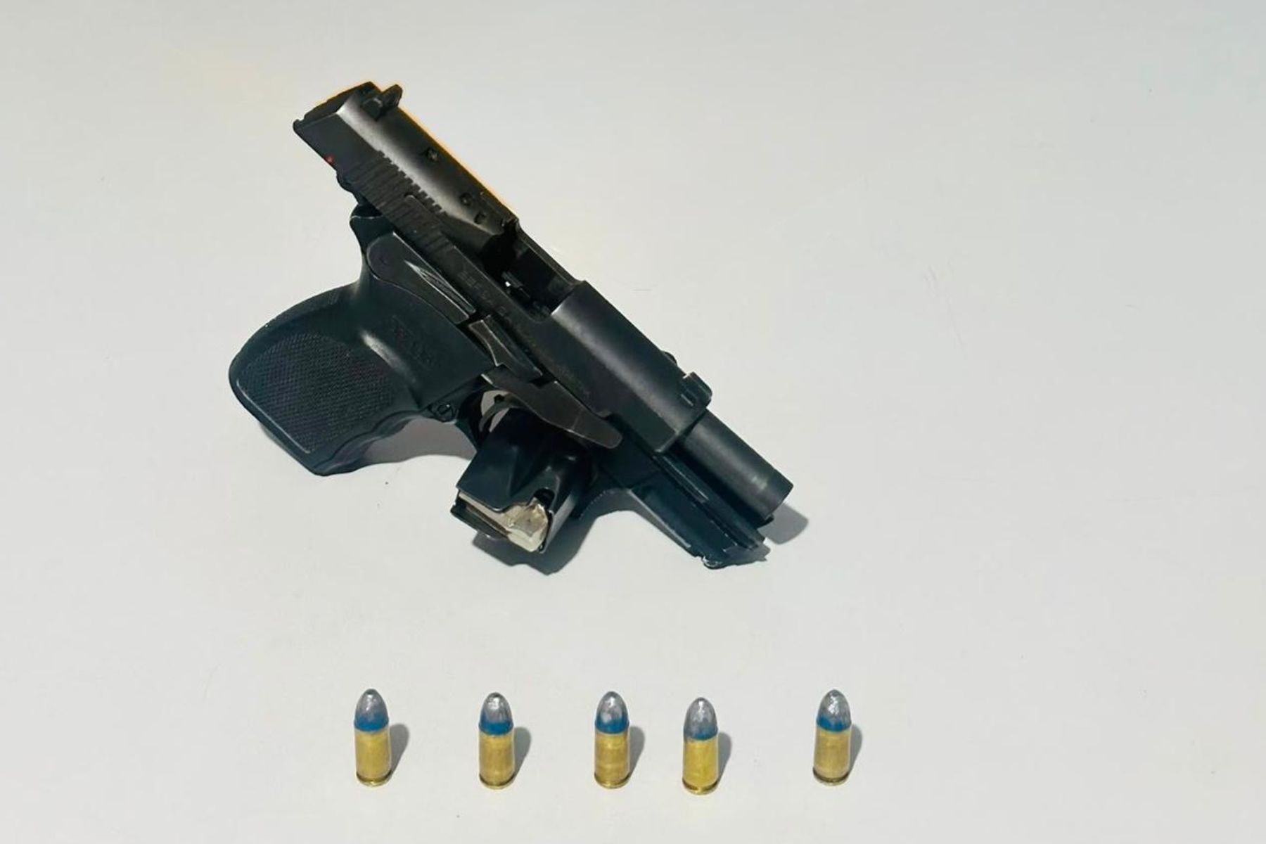 Homem é preso com arma de fogo após bater em motocicleta da PM durante fuga em Ipatinga