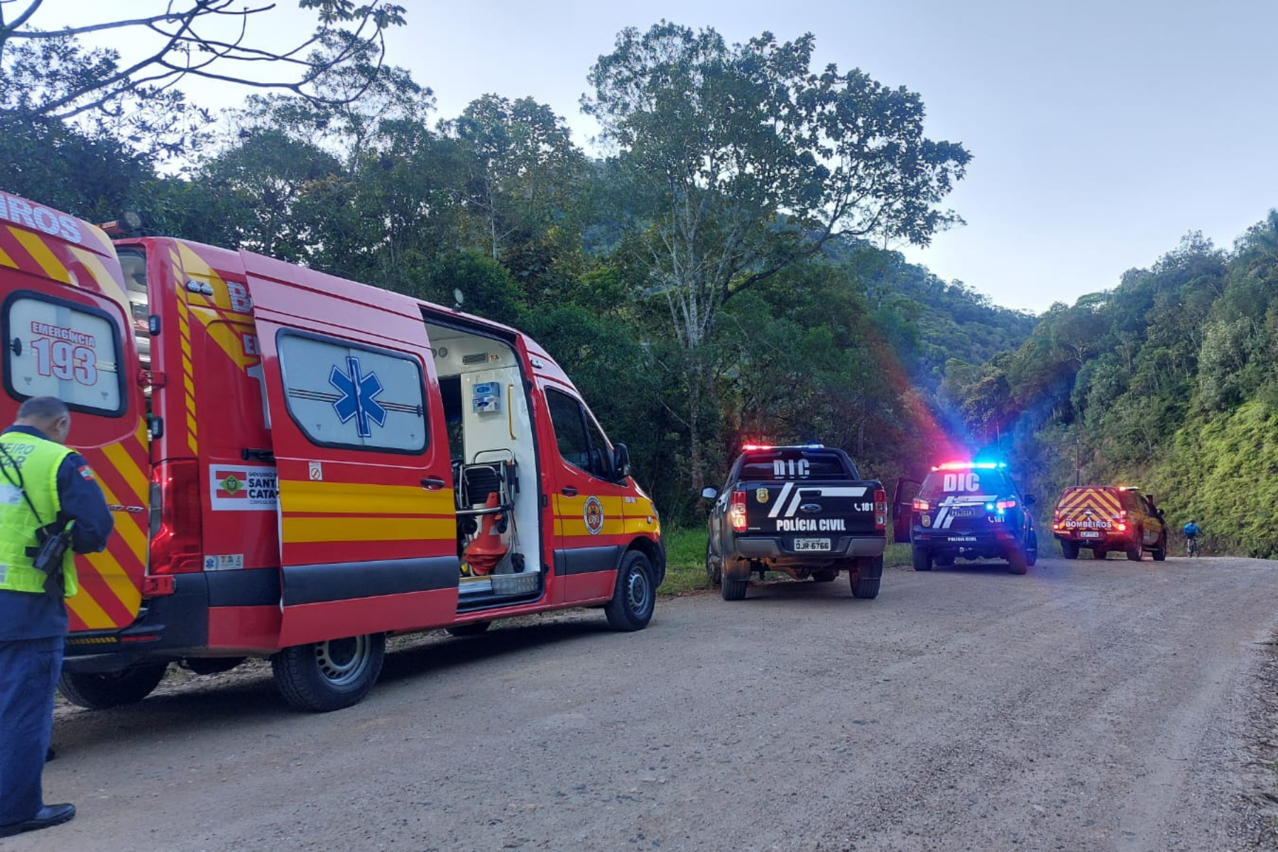 Idosa é resgatada em ribanceira de 200m após ser sequestrada por homem que conheceu em bailão