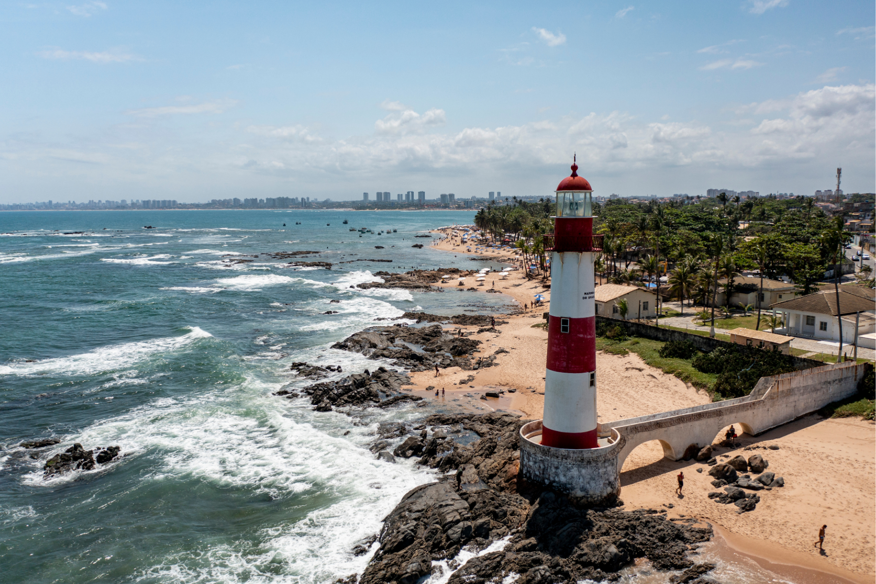 Prefeitura de Salvador emite alerta para que banhistas evitem entrar no mar; entenda