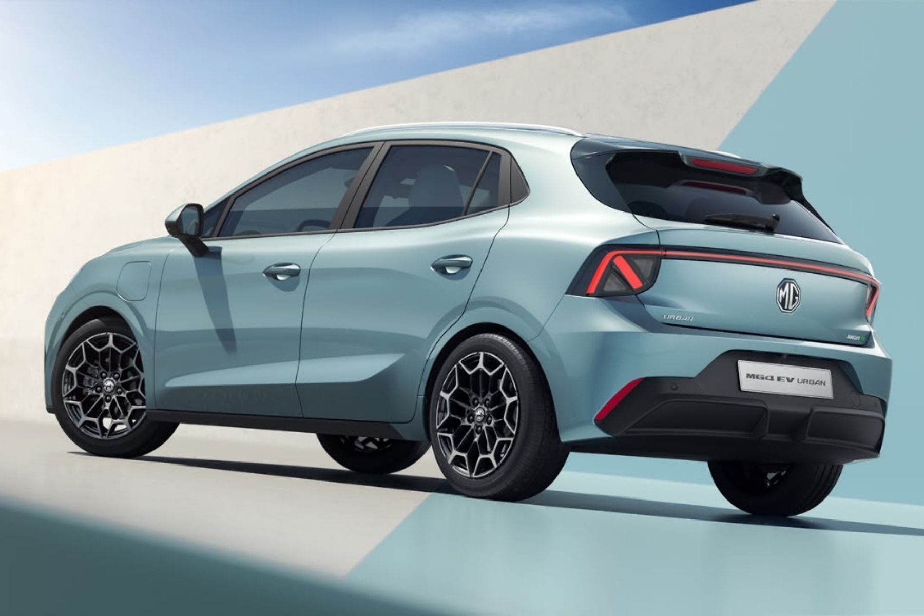 MG4 Urban chega mais barato que o BYD Dolphin