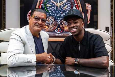 Neymar ao lado de Jacob Arabo, vendedor de relógios