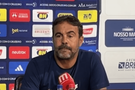 Artur Jorge, técnico do Cruzeiro, em entrevista coletiva