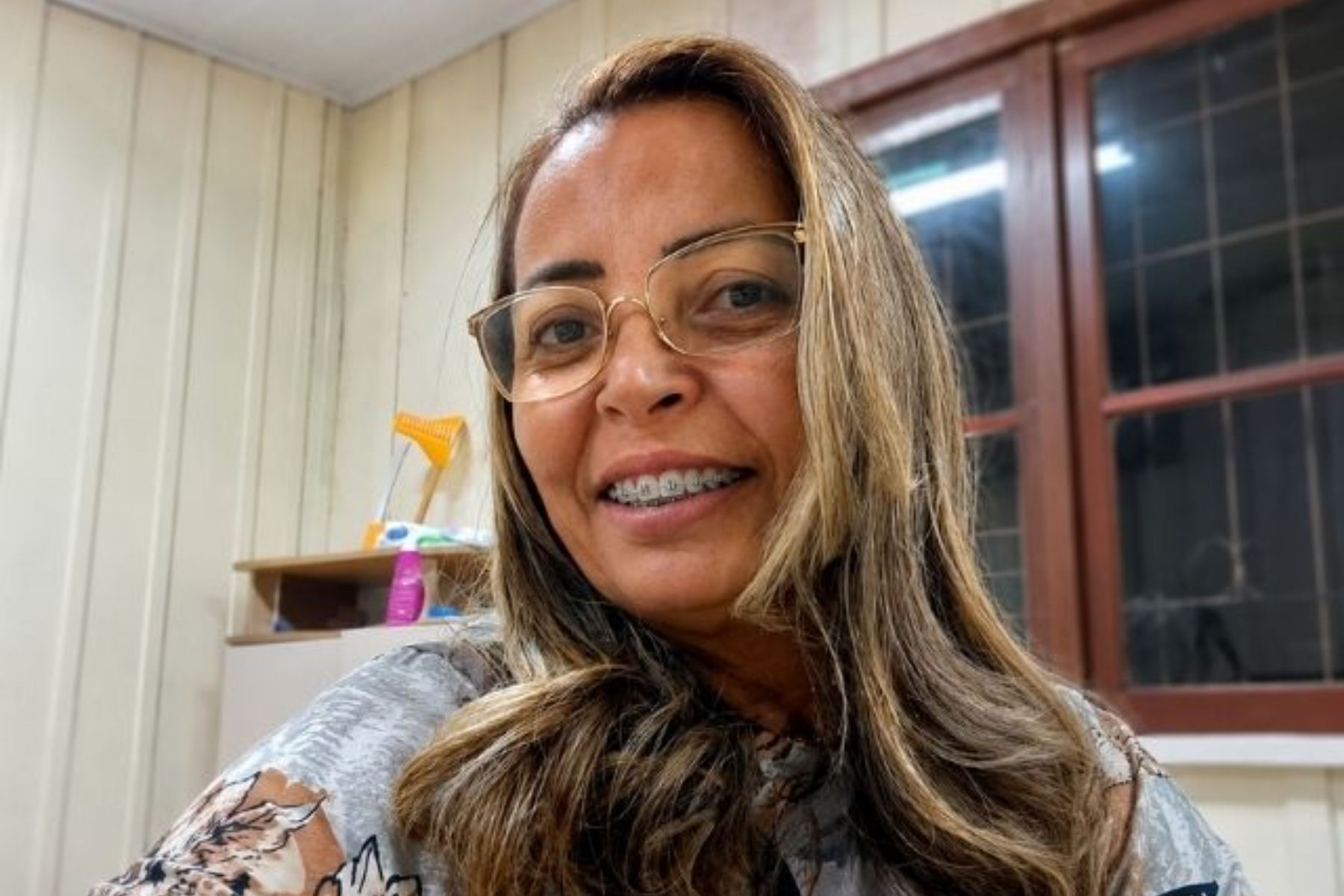 Professora é encontrada morta em represa e namorado é procurado por suspeita de feminicídio