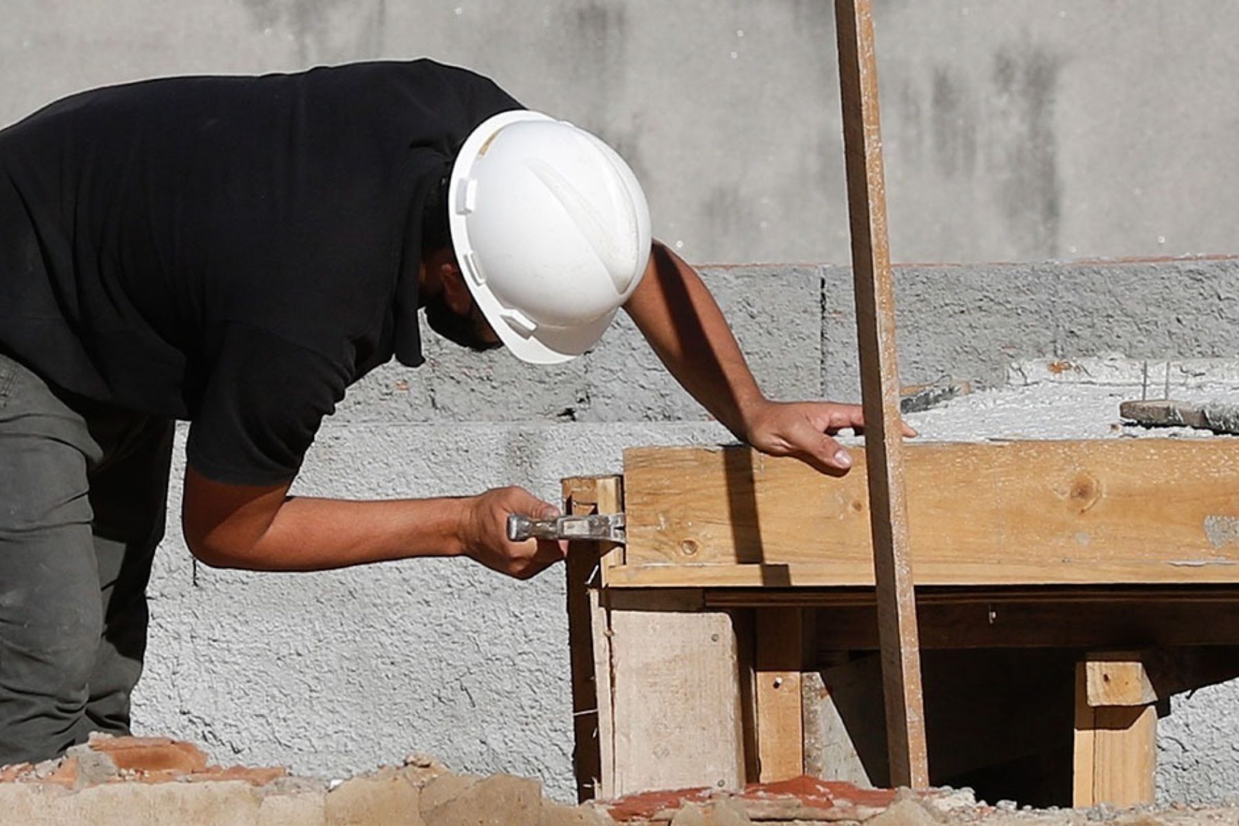 Custo da construção em Minas sobe 2,5% no primeiro semestre com tensão no Oriente Médio