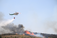 Incêndio deixa ao menos 12 mortos e mobiliza operação com mais de 500 agentes na Espanha