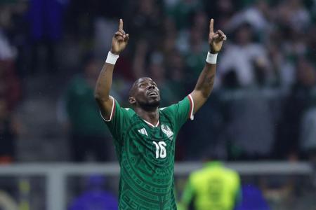 Quiñones deixou o México na frente contra o Equador • Divulgação/@miseleccionmx