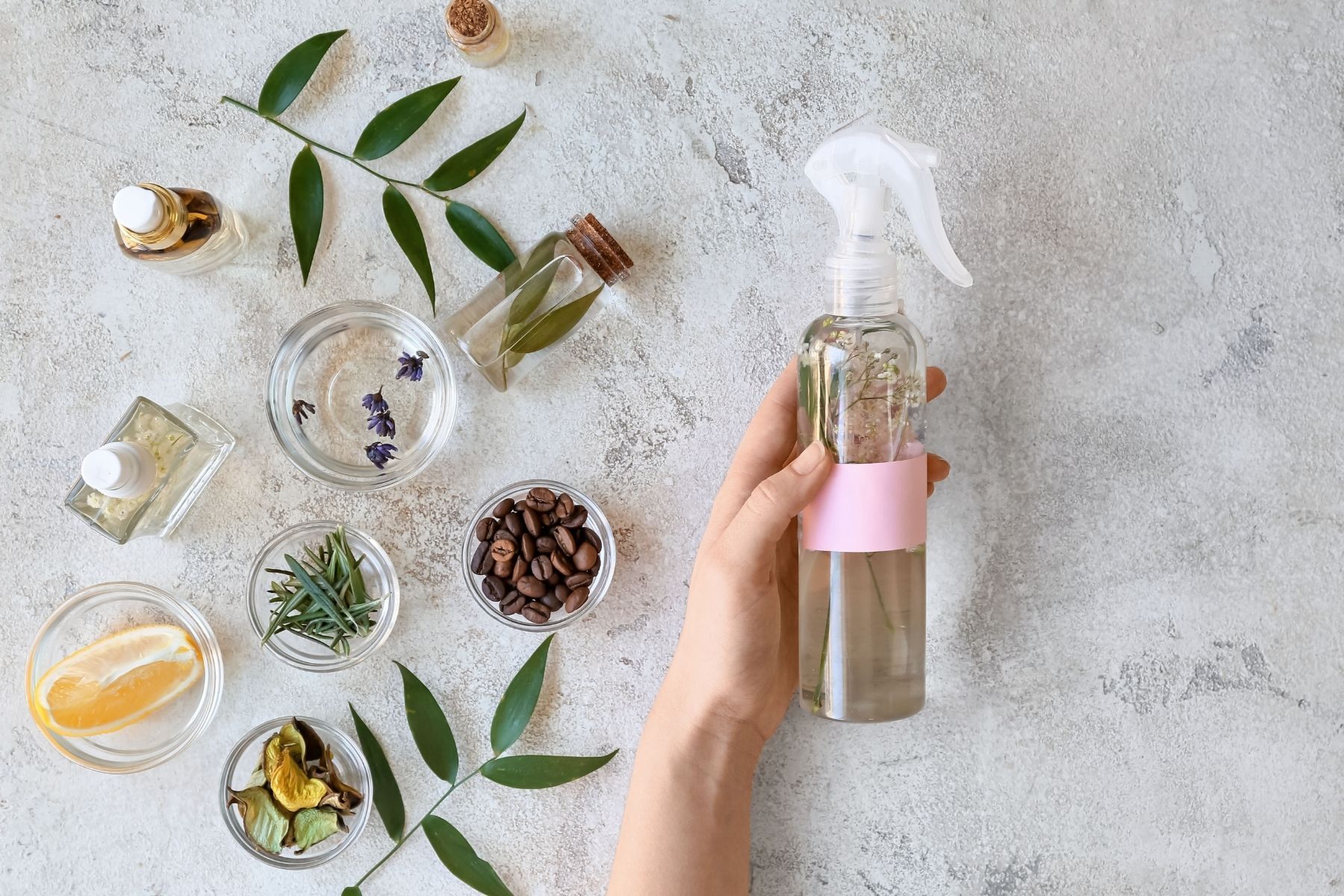 'Cheiro de riqueza': saiba como fazer o perfume dos hotéis 5 estrelas para usar em casa