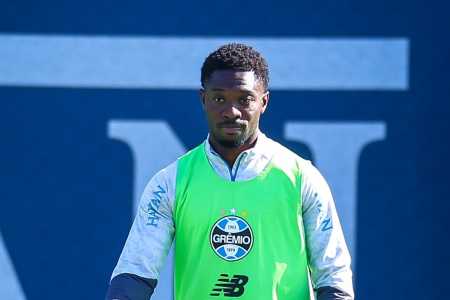 Titular do Grêmio se recupera e fica à disposição para amistoso com Cruzeiro
