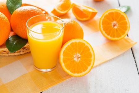 Receita com suco de laranja cai 30% na safra 2025/26; EUA assumem a liderança