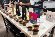'Cupping Cafés do Mundo': evento reúne grãos de 12 países e do campeão mundial de torra