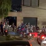 Familiares e amigos de motociclista que morreu em acidente em BH fazem ato em homenagem