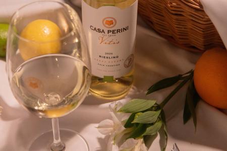 Vinho branco brasileiro ganha força nas gôndolas e impulsiona lançamentos no setor