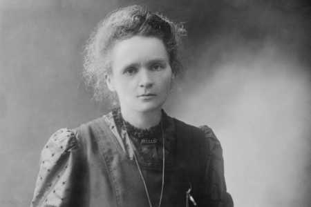 Os 1.600 anos de radioatividade nos cadernos que Marie Curie encharcou de rádio