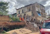 Edificação desaba em Governador Valadares e vítimas são resgatadas
