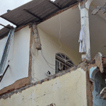 Mulher em cadeira de rodas se joga de edificação após desabamento em MG
