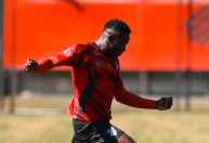 Artilheiro da Série A, Viveros deve reforçar Athletico-PR contra o São Paulo