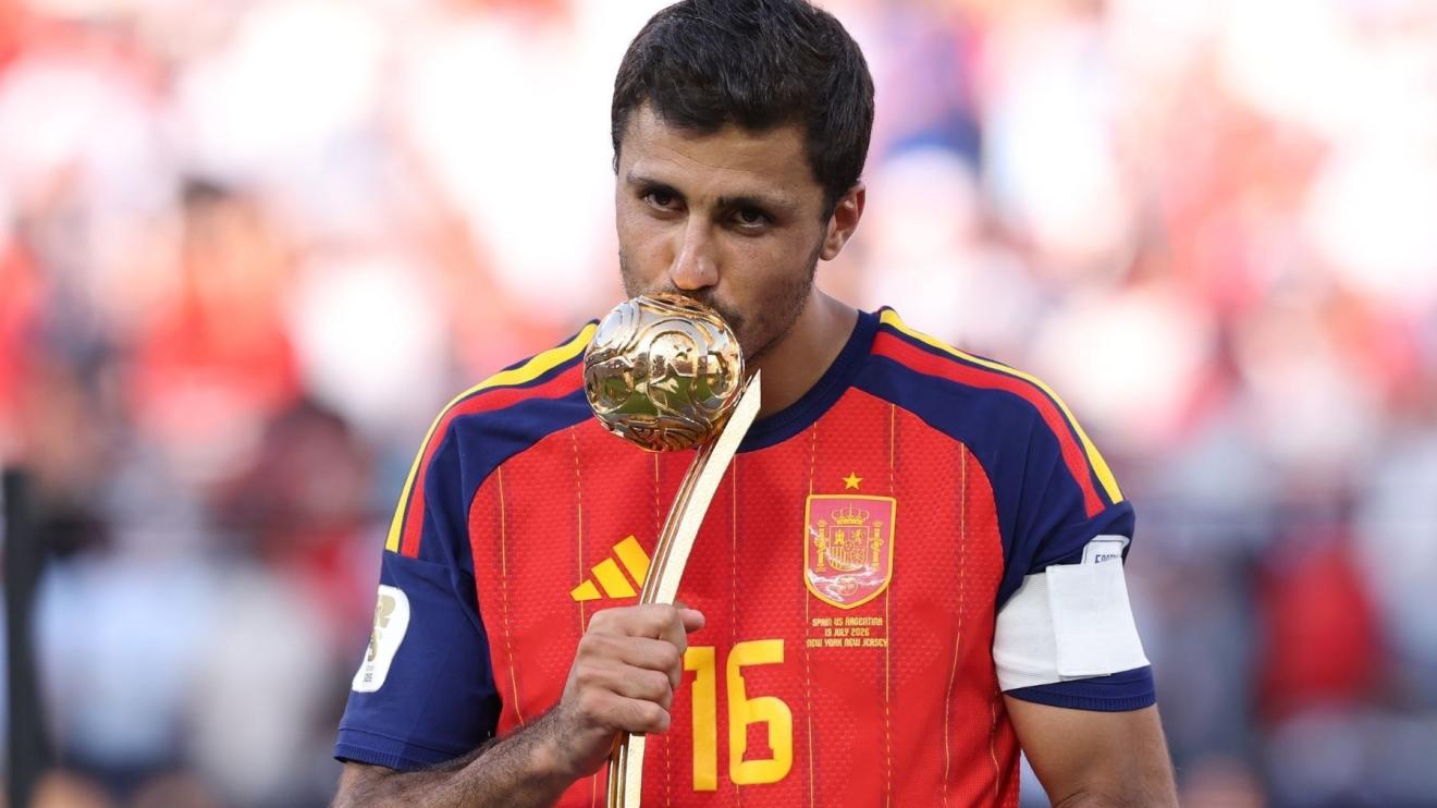 Melhor jogador da Copa do Mundo, Rodri passa por cirugia; City detalha