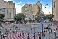 ‘Times Square de BH’: Conselho aprova proposta para instalação de painéis de LED na Praça Sete