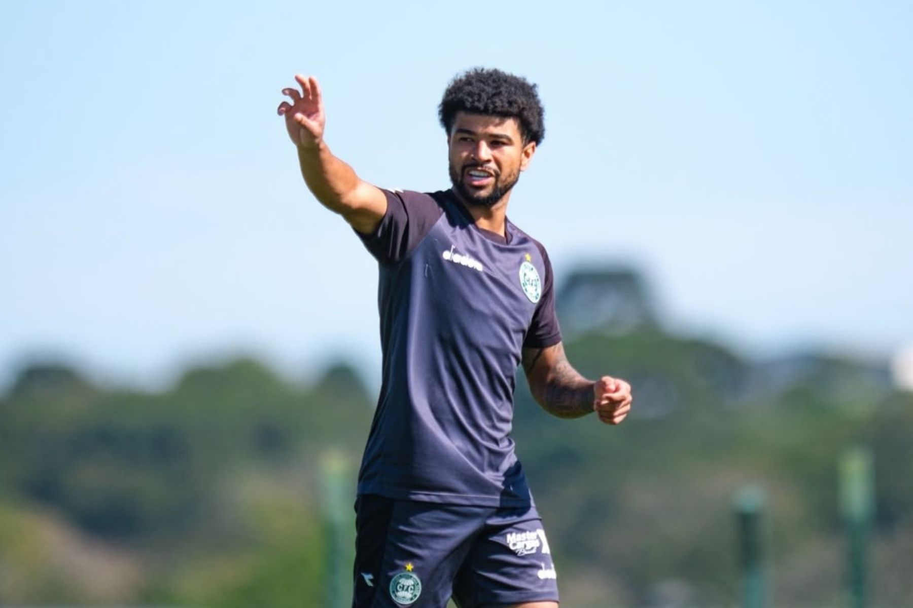 Sem Pedro Rocha, Coritiba terá novo ataque contra o Palmeiras pela Série A