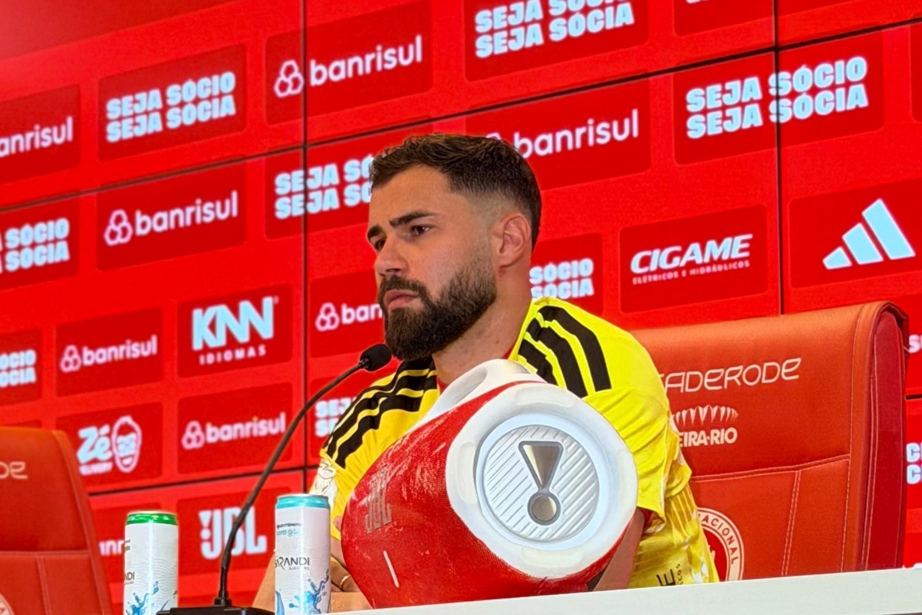 Apresentado pelo Inter, Matheus Cunha aponta melhor qualidade: 'Fazer milagres'