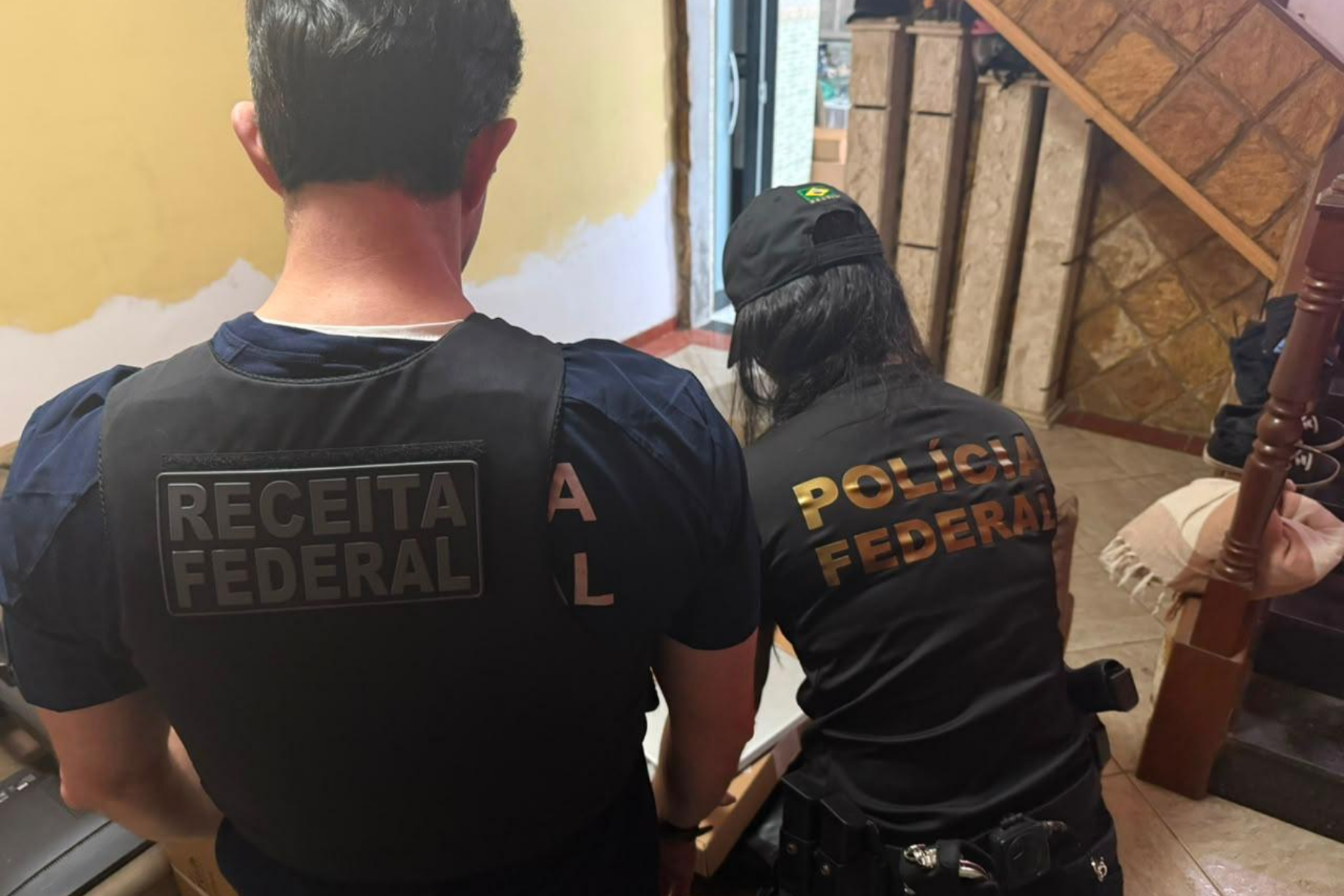 Polícia Federal no RJ faz operação contra desvios de bens da Receita Federal