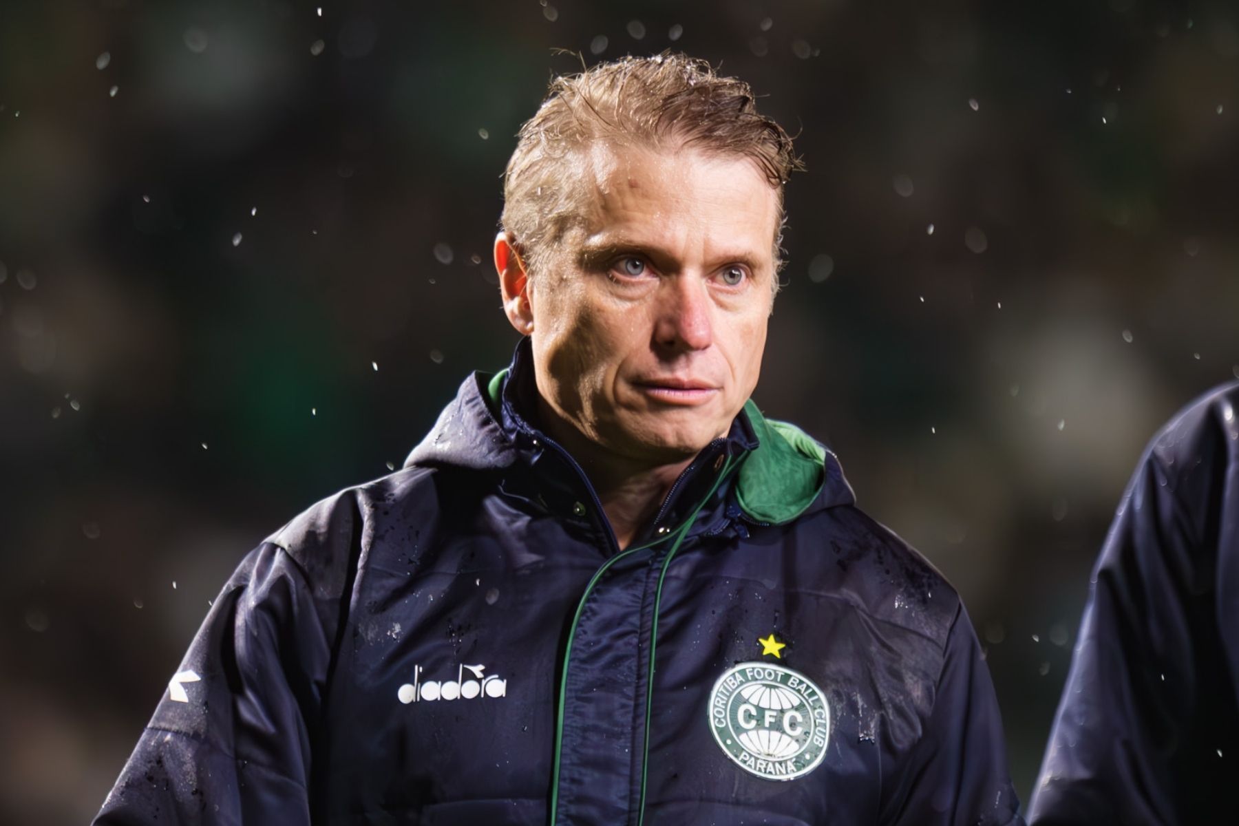 Seabra tem baixa no Coritiba, mas prepara novidade contra o Cruzeiro pela Série A