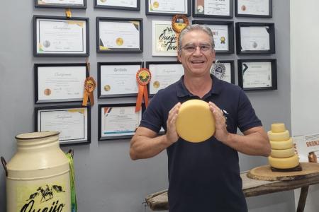 Produtor Adalton Soares, do Queijo do Tino • Arquivo pessoal