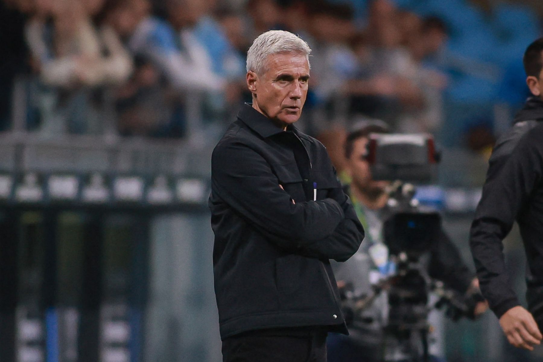 Luís Castro é direto sobre trabalho no Grêmio e risco de demissão