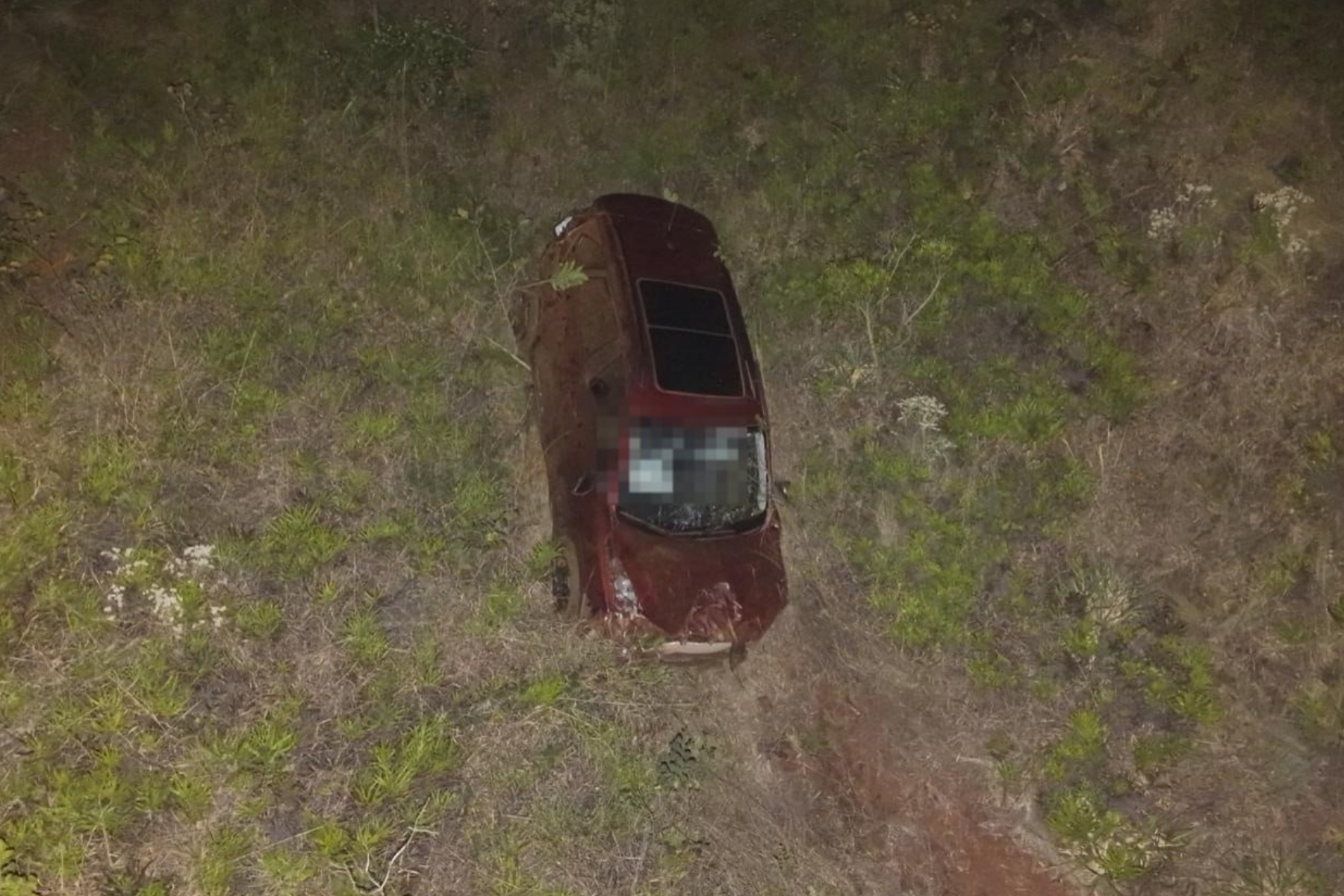 Motorista morre após carro cair em ribanceira na Serra da Rola-Moça, na Grande BH