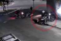 Motoqueiro atropela pedestre e foge sem prestar socorro em BH; veja vídeo