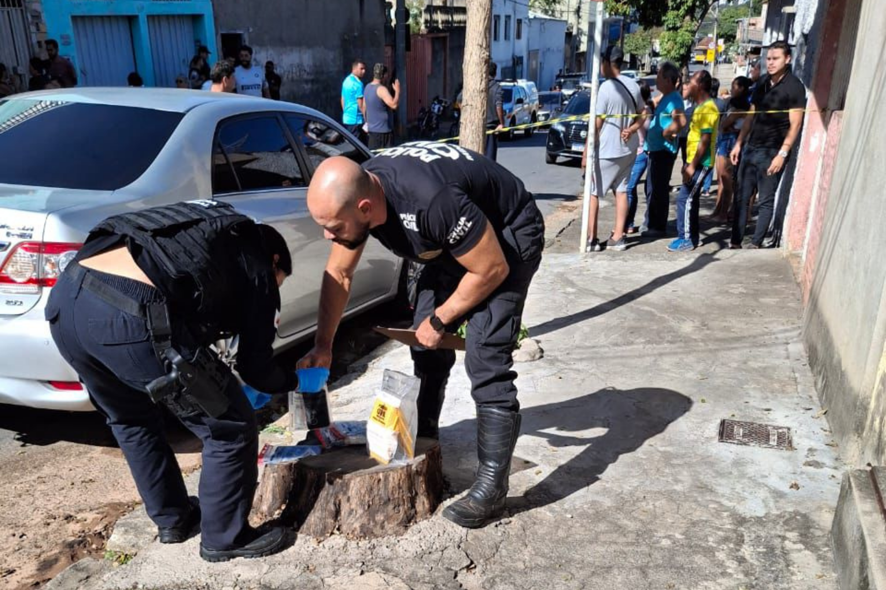 Homem é morto a tiros em BH; polícia encontra dinheiro próximo ao corpo