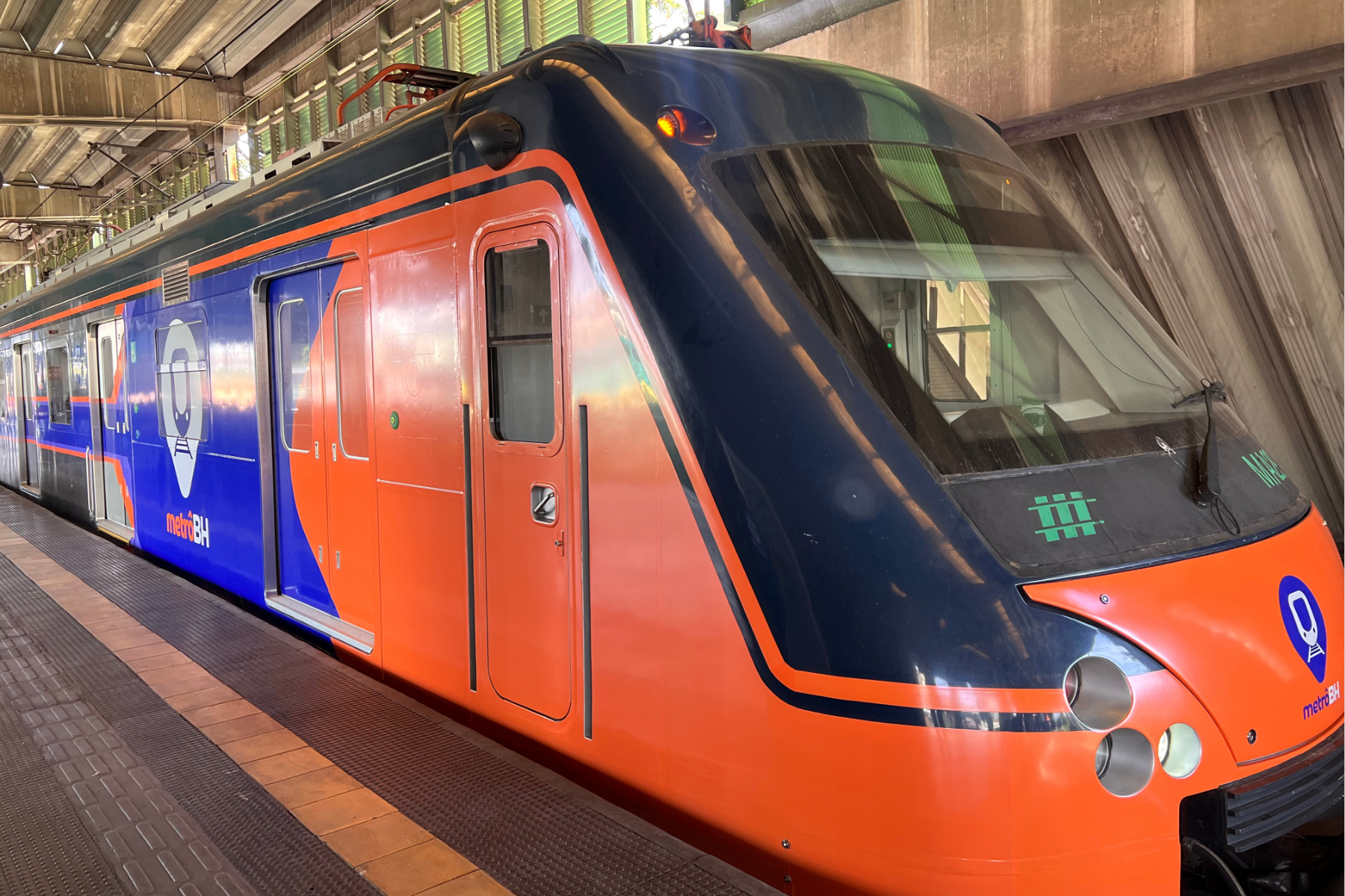 Passageiros avaliam aumento da passagem do metrô em BH; nova tarifa é de R$6
