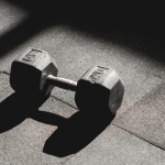 Musculação pode reprogramar células do fígado e ajudar a reverter danos da obesidade; entenda