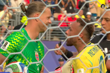 Discussão entre Neymar e Nyland em derrota do Brasil para Noruega na Copa do Mundo
