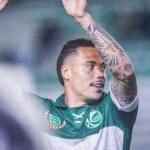 Grêmio assina pré-contrato com meio-campista Mandaca, do Juventude