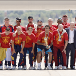 Seleção desembarca na Espanha após título de Copa do Mundo e terá dia cheio