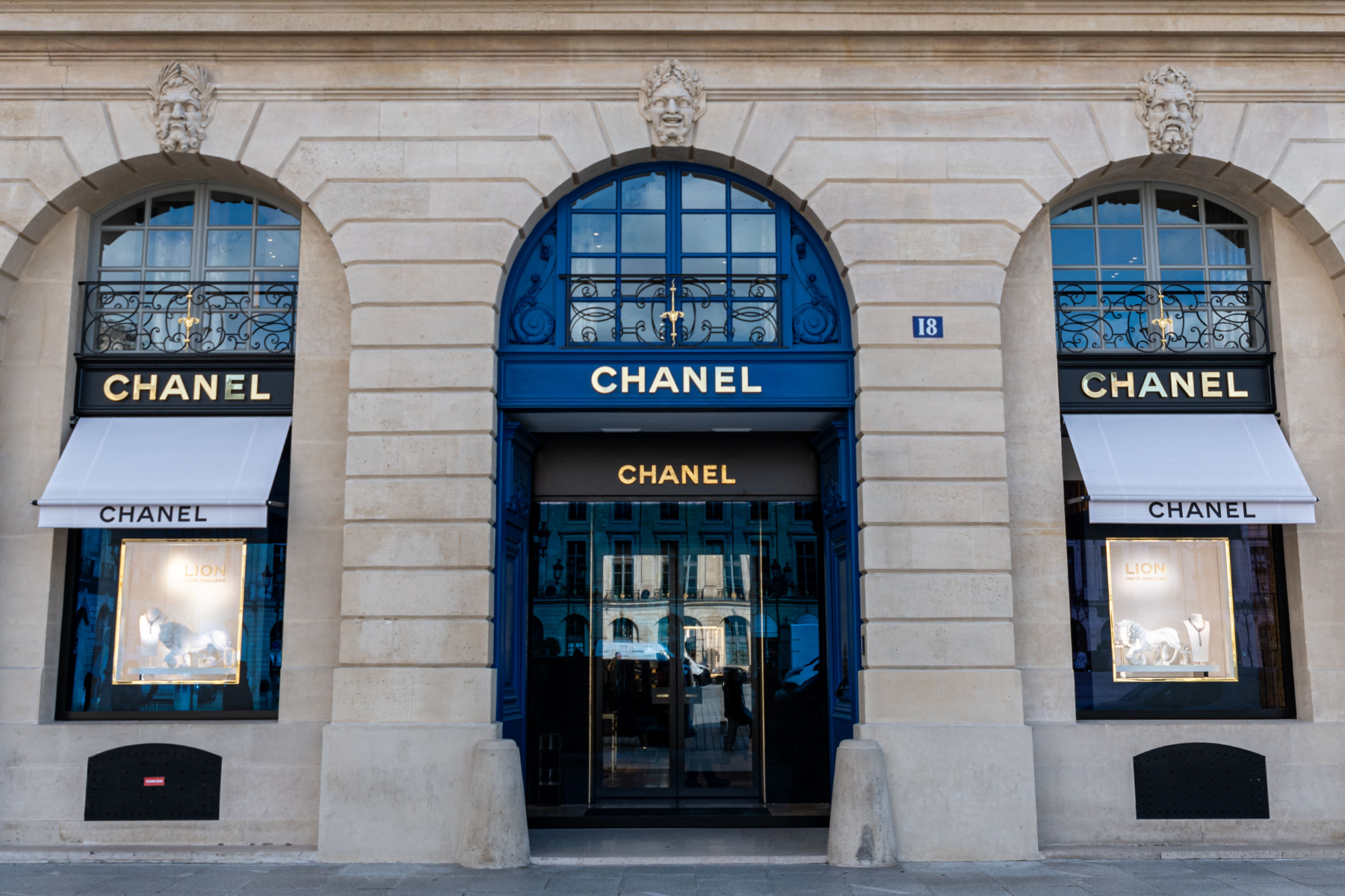 Chanel e outras grifes de luxo são investigadas por exploração de trabalhadores chineses