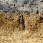 Espada de bronze de 2.700 anos encontrada na Polônia revela práticas rituais milenares