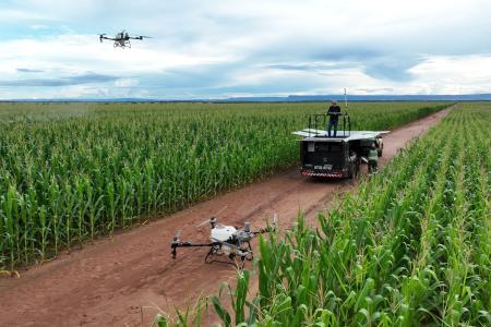 Drones iniciando operação Swarm.