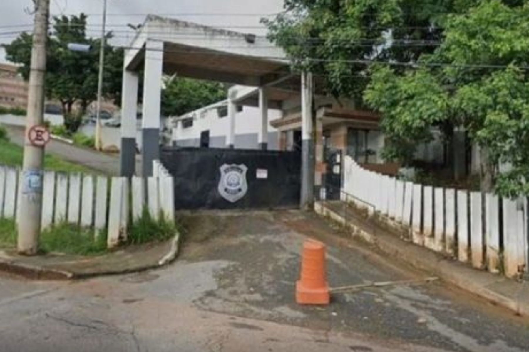 Policiais flagram detentos cavando buraco na parede de cela do Ceresp Gameleira