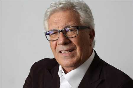 Morre Peppino di Capri, ícone da música italiana e voz de 'Champagne' e 'Roberta'
